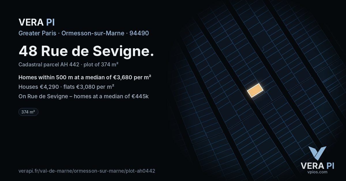 48 Rue de Sevigne, Ormesson-sur-Marne at night – the plot lit, the parcels around coloured by the prices near them