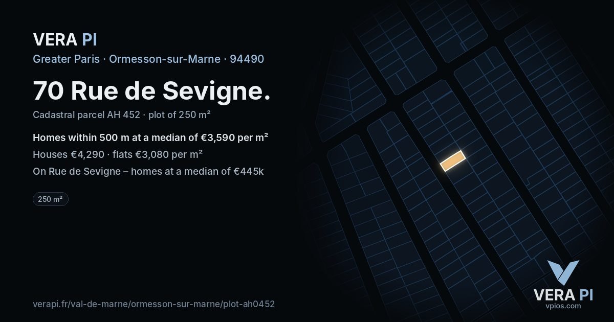 70 Rue de Sevigne, Ormesson-sur-Marne at night – the plot lit, the parcels around coloured by the prices near them