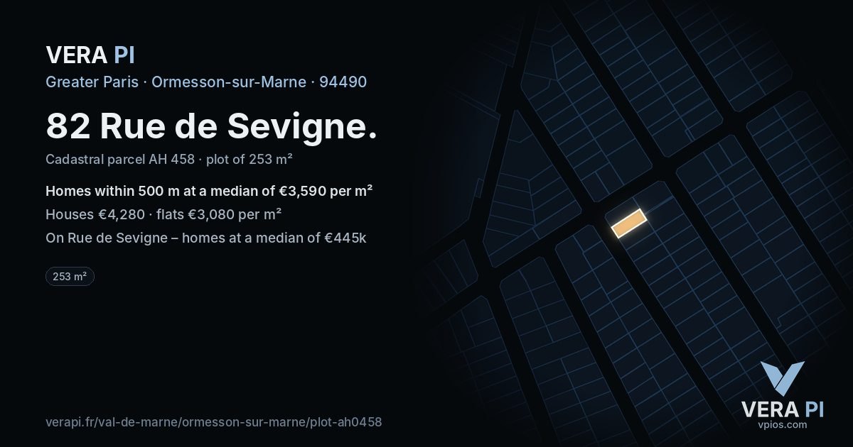 82 Rue de Sevigne, Ormesson-sur-Marne at night – the plot lit, the parcels around coloured by the prices near them