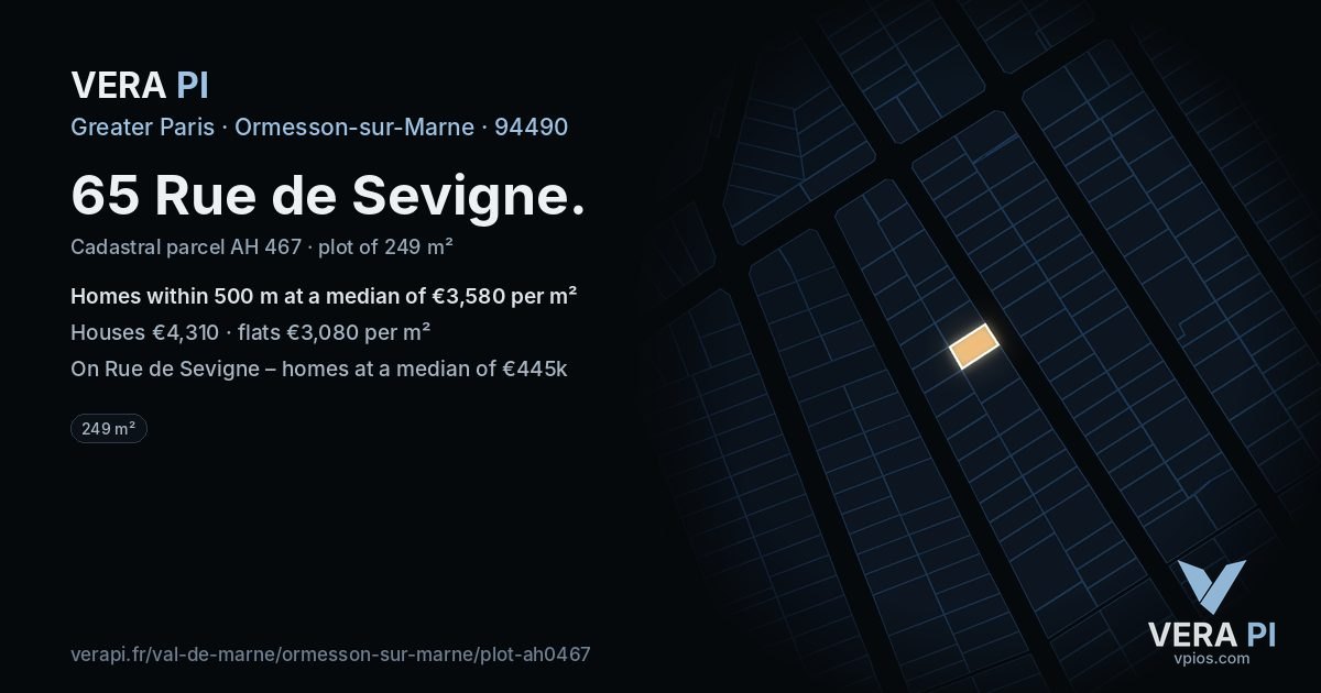 65 Rue de Sevigne, Ormesson-sur-Marne at night – the plot lit, the parcels around coloured by the prices near them