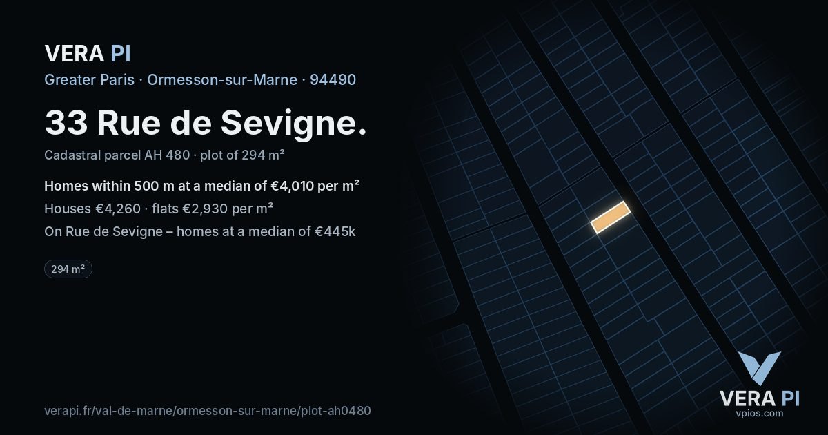 33 Rue de Sevigne, Ormesson-sur-Marne at night – the plot lit, the parcels around coloured by the prices near them