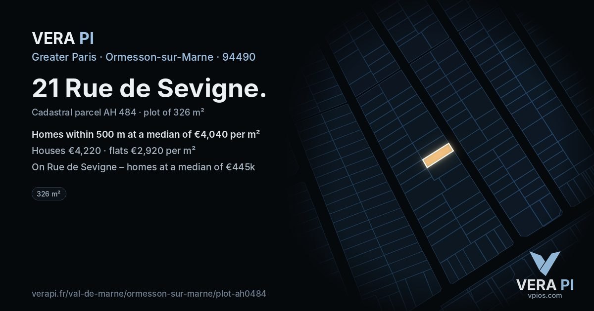 21 Rue de Sevigne, Ormesson-sur-Marne at night – the plot lit, the parcels around coloured by the prices near them