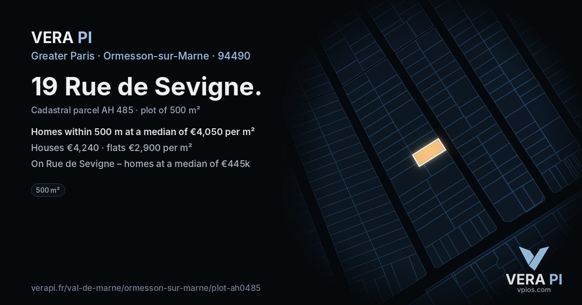 19 Rue de Sevigne, Ormesson-sur-Marne at night – the plot lit, the parcels around coloured by the prices near them