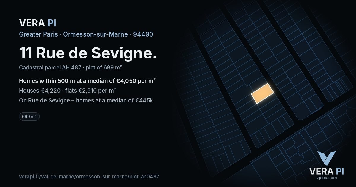 11 Rue de Sevigne, Ormesson-sur-Marne at night – the plot lit, the parcels around coloured by the prices near them