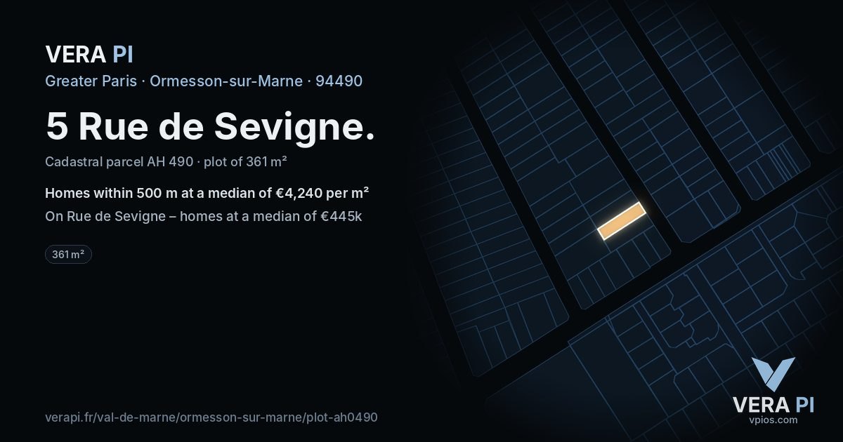 5 Rue de Sevigne, Ormesson-sur-Marne at night – the plot lit, the parcels around coloured by the prices near them