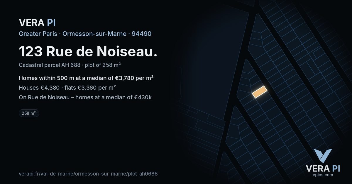 123 Rue de Noiseau, Ormesson-sur-Marne at night – the plot lit, the parcels around coloured by the prices near them