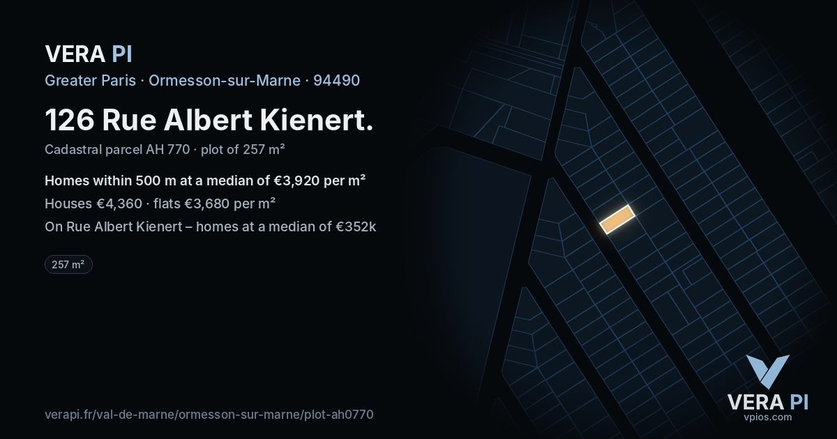 126 Rue Albert Kienert, Ormesson-sur-Marne at night – the plot lit, the parcels around coloured by the prices near them