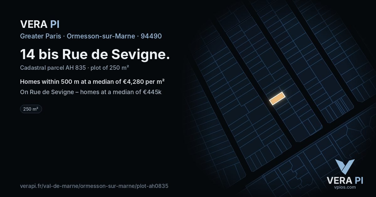 14 bis Rue de Sevigne, Ormesson-sur-Marne at night – the plot lit, the parcels around coloured by the prices near them