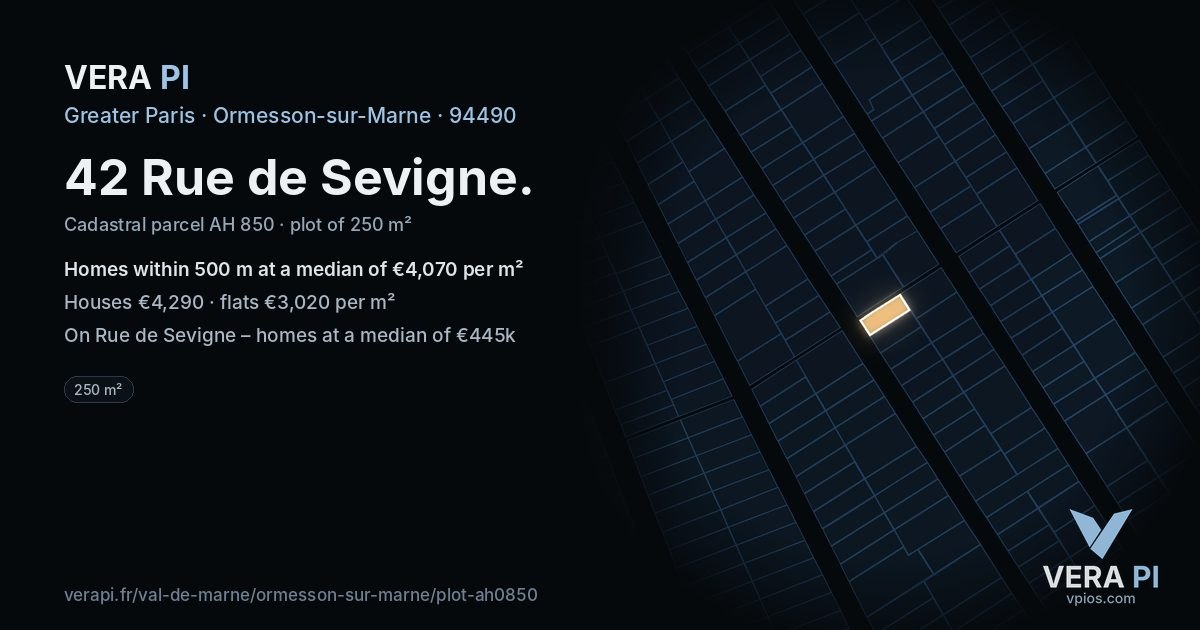 42 Rue de Sevigne, Ormesson-sur-Marne at night – the plot lit, the parcels around coloured by the prices near them