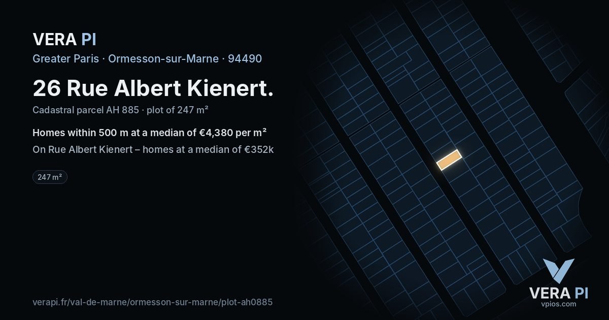 26 Rue Albert Kienert, Ormesson-sur-Marne at night – the plot lit, the parcels around coloured by the prices near them