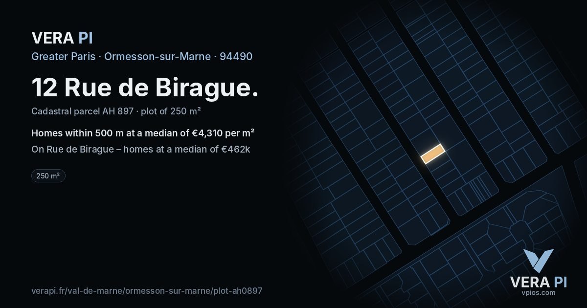 12 Rue de Birague, Ormesson-sur-Marne at night – the plot lit, the parcels around coloured by the prices near them