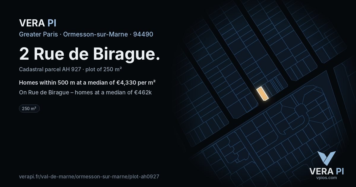 2 Rue de Birague, Ormesson-sur-Marne at night – the plot lit, the parcels around coloured by the prices near them