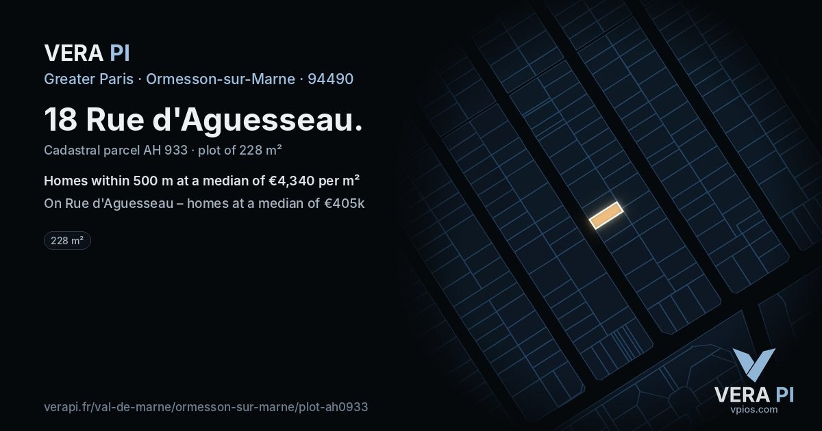 18 Rue d'Aguesseau, Ormesson-sur-Marne at night – the plot lit, the parcels around coloured by the prices near them