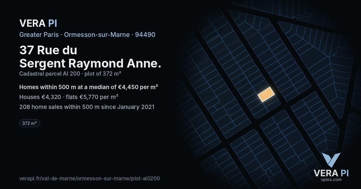 37 Rue du Sergent Raymond Anne, Ormesson-sur-Marne at night – the plot lit, the parcels around coloured by the prices near them