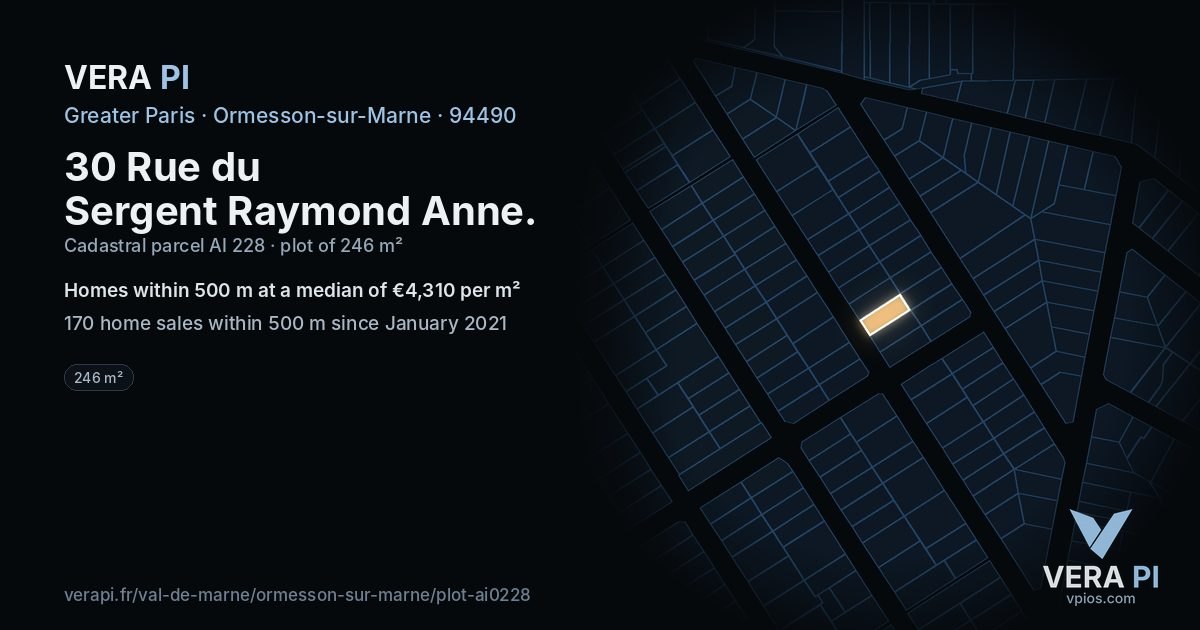 30 Rue du Sergent Raymond Anne, Ormesson-sur-Marne at night – the plot lit, the parcels around coloured by the prices near them