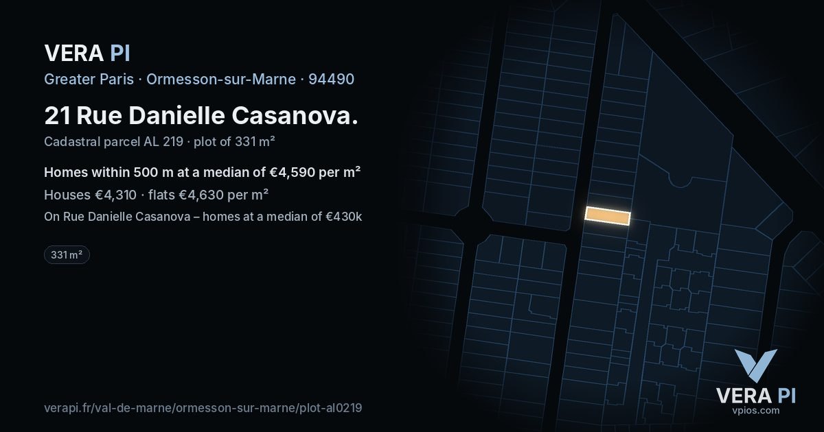 21 Rue Danielle Casanova, Ormesson-sur-Marne at night – the plot lit, the parcels around coloured by the prices near them