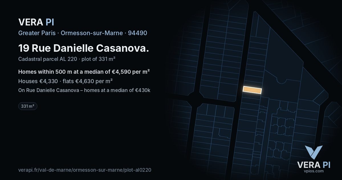 19 Rue Danielle Casanova, Ormesson-sur-Marne at night – the plot lit, the parcels around coloured by the prices near them