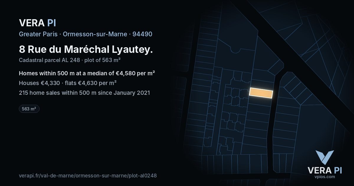 8 Rue du Maréchal Lyautey, Ormesson-sur-Marne at night – the plot lit, the parcels around coloured by the prices near them