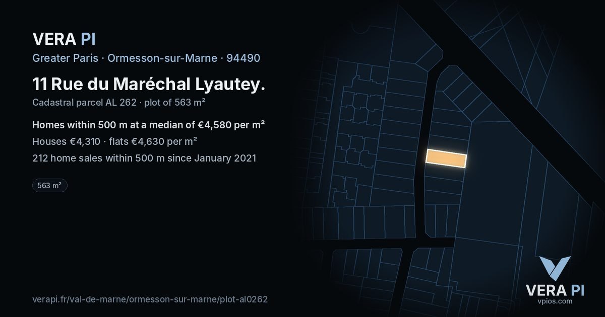11 Rue du Maréchal Lyautey, Ormesson-sur-Marne at night – the plot lit, the parcels around coloured by the prices near them