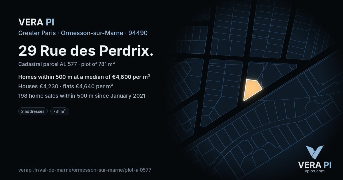 29 Rue des Perdrix, Ormesson-sur-Marne at night – the plot lit, the parcels around coloured by the prices near them