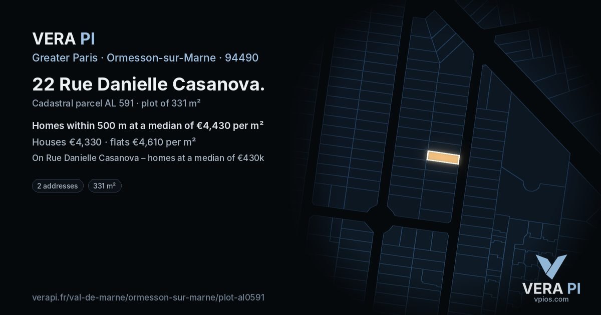 22 Rue Danielle Casanova, Ormesson-sur-Marne at night – the plot lit, the parcels around coloured by the prices near them