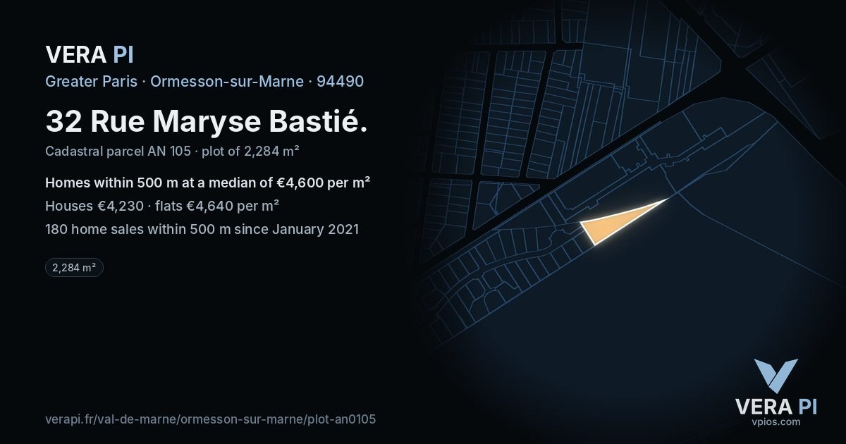 32 Rue Maryse Bastié, Ormesson-sur-Marne at night – the plot lit, the parcels around coloured by the prices near them
