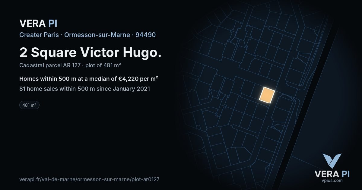 2 Square Victor Hugo, Ormesson-sur-Marne at night – the plot lit, the parcels around coloured by the prices near them
