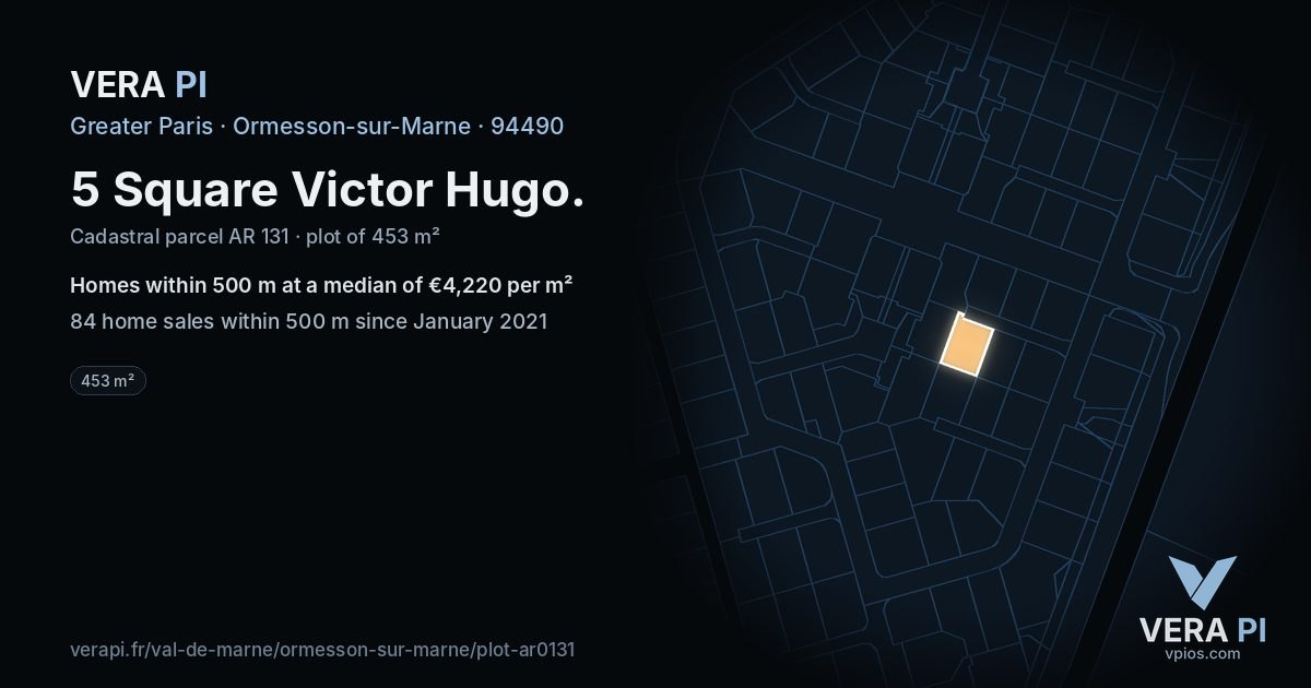 5 Square Victor Hugo, Ormesson-sur-Marne at night – the plot lit, the parcels around coloured by the prices near them