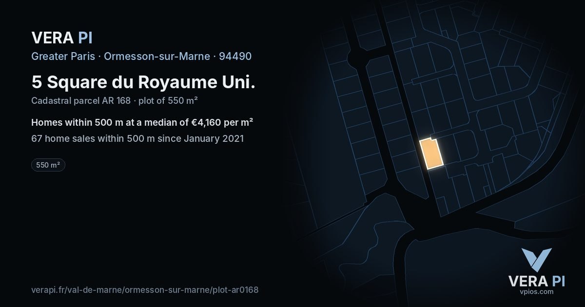 5 Square du Royaume Uni, Ormesson-sur-Marne at night – the plot lit, the parcels around coloured by the prices near them