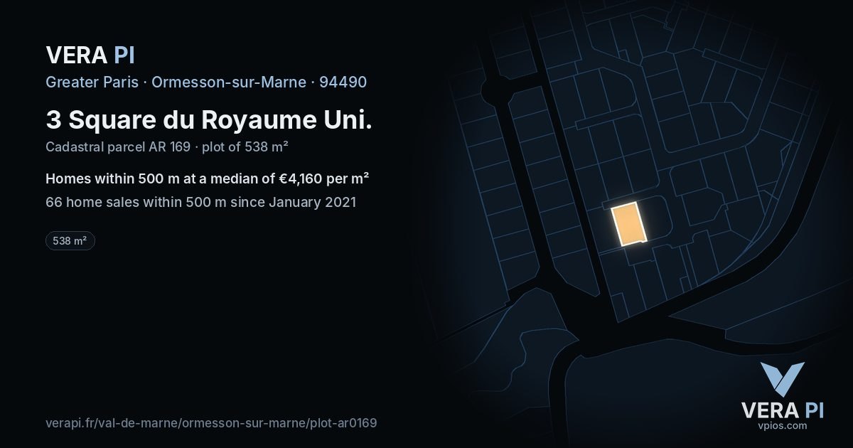3 Square du Royaume Uni, Ormesson-sur-Marne at night – the plot lit, the parcels around coloured by the prices near them