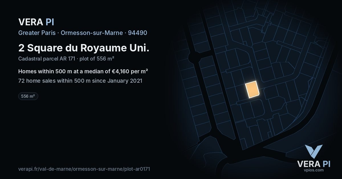 2 Square du Royaume Uni, Ormesson-sur-Marne at night – the plot lit, the parcels around coloured by the prices near them