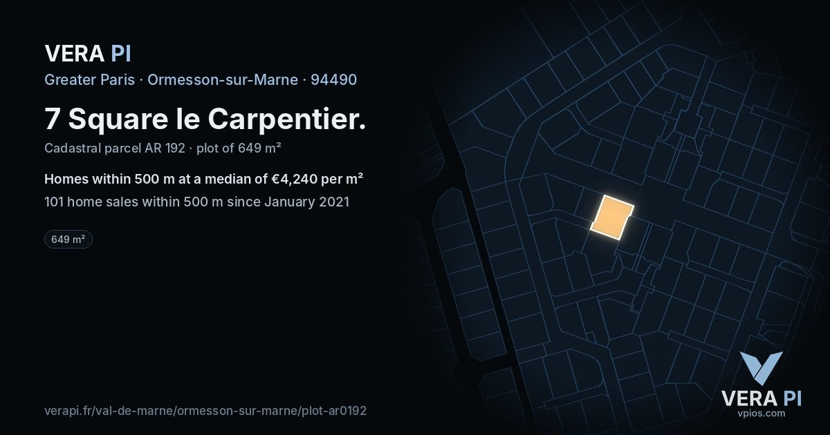 7 Square le Carpentier, Ormesson-sur-Marne at night – the plot lit, the parcels around coloured by the prices near them
