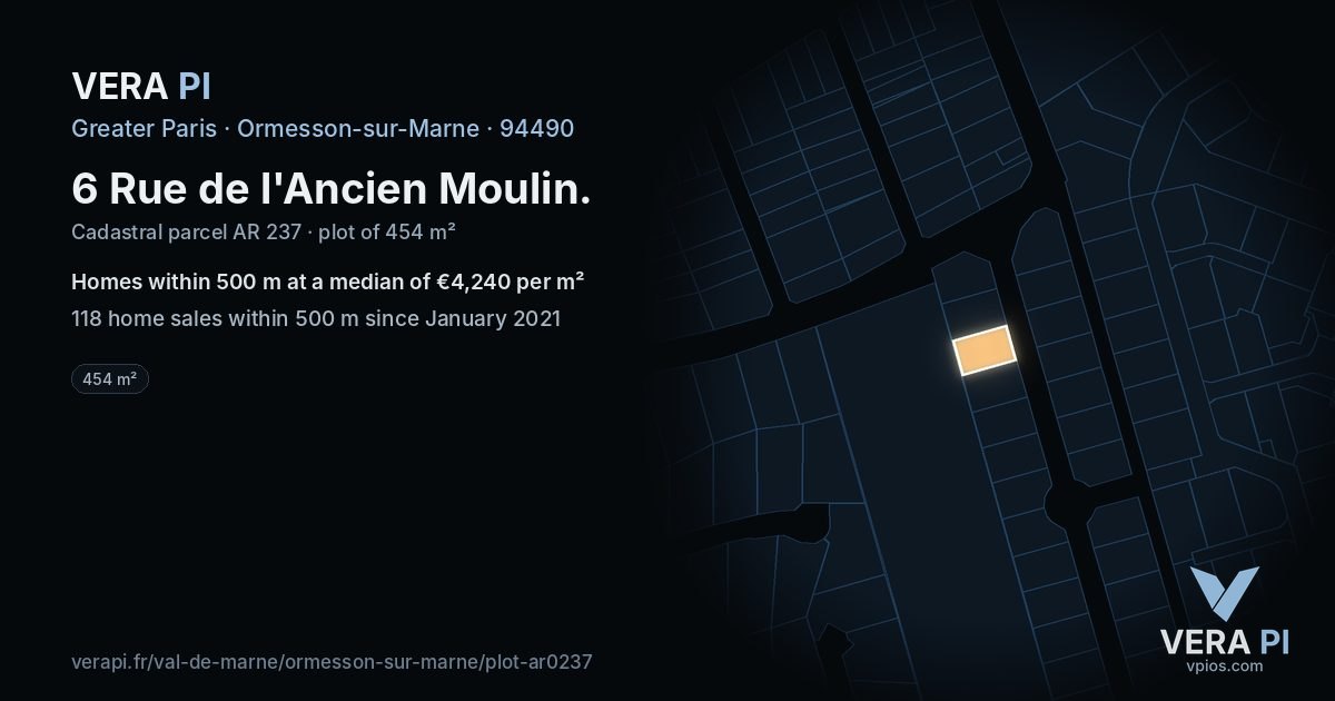 6 Rue de l'Ancien Moulin, Ormesson-sur-Marne at night – the plot lit, the parcels around coloured by the prices near them
