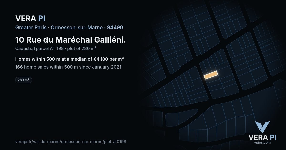 10 Rue du Maréchal Galliéni, Ormesson-sur-Marne at night – the plot lit, the parcels around coloured by the prices near them