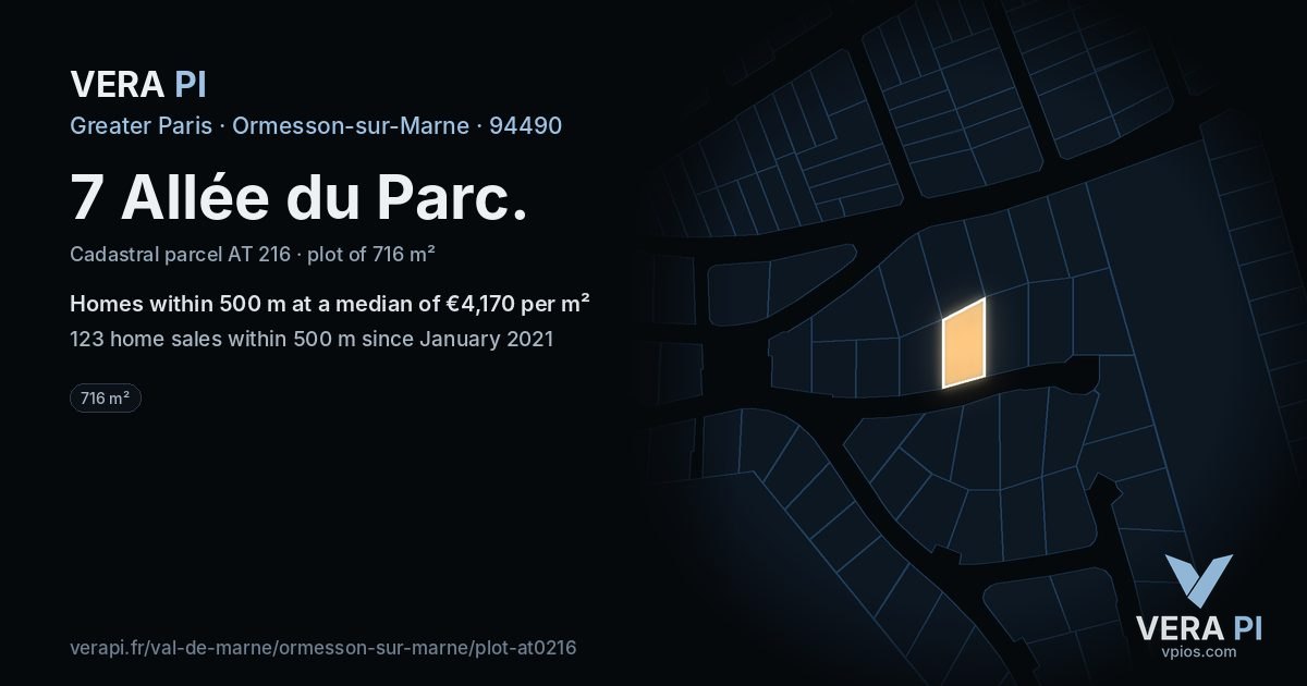 7 Allée du Parc, Ormesson-sur-Marne at night – the plot lit, the parcels around coloured by the prices near them