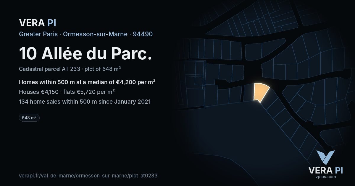 10 Allée du Parc, Ormesson-sur-Marne at night – the plot lit, the parcels around coloured by the prices near them