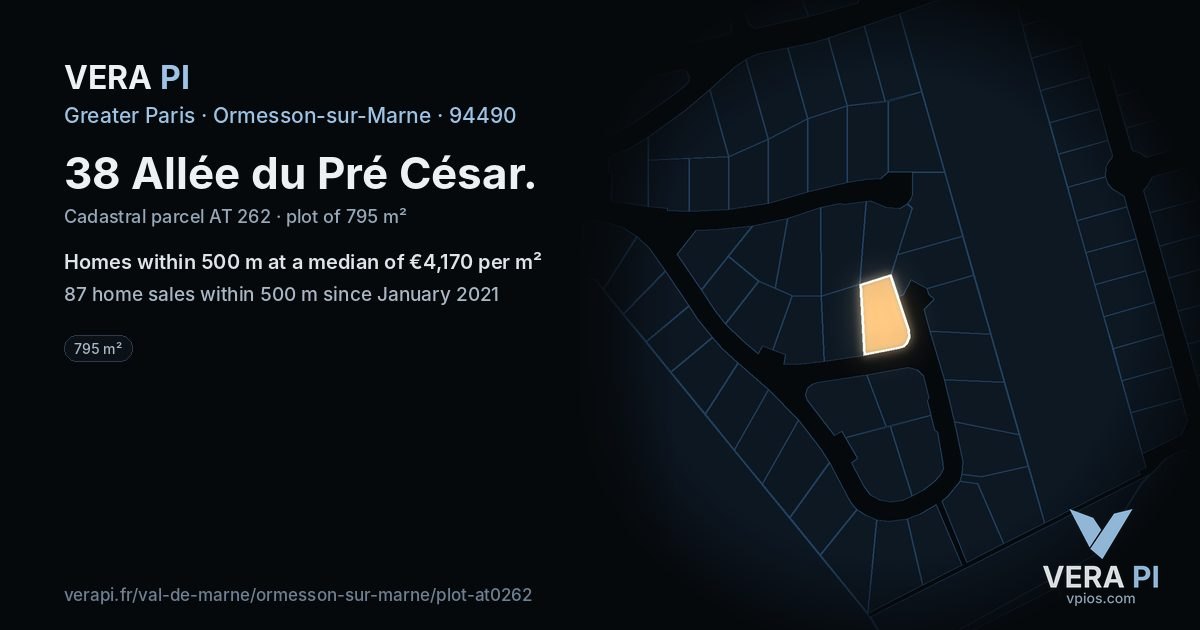 38 Allée du Pré César, Ormesson-sur-Marne at night – the plot lit, the parcels around coloured by the prices near them