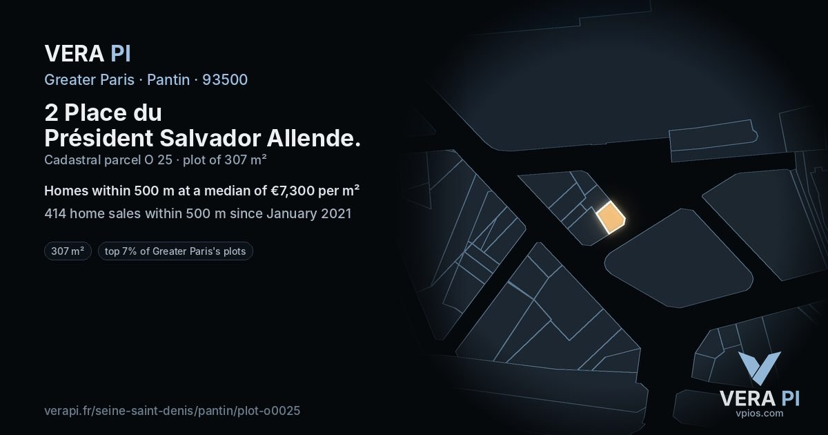 2 Place du Président Salvador Allende, Pantin at night – the plot lit, the parcels around coloured by the prices near them