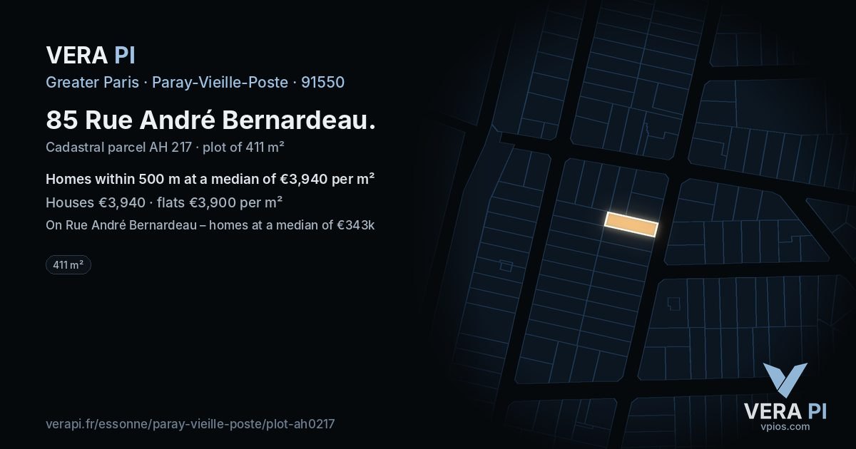 85 Rue André Bernardeau, Paray-Vieille-Poste at night – the plot lit, the parcels around coloured by the prices near them
