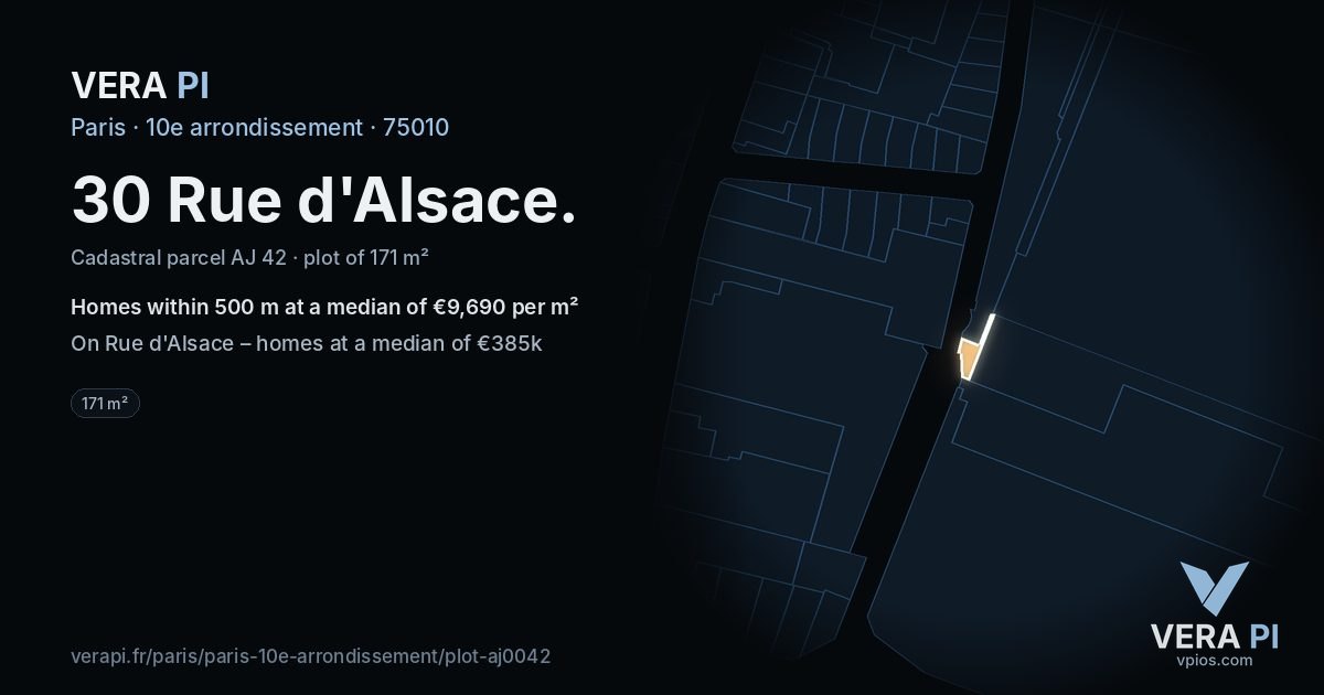 30 Rue d'Alsace, 10e arrondissement at night – the plot lit, the parcels around coloured by the prices near them