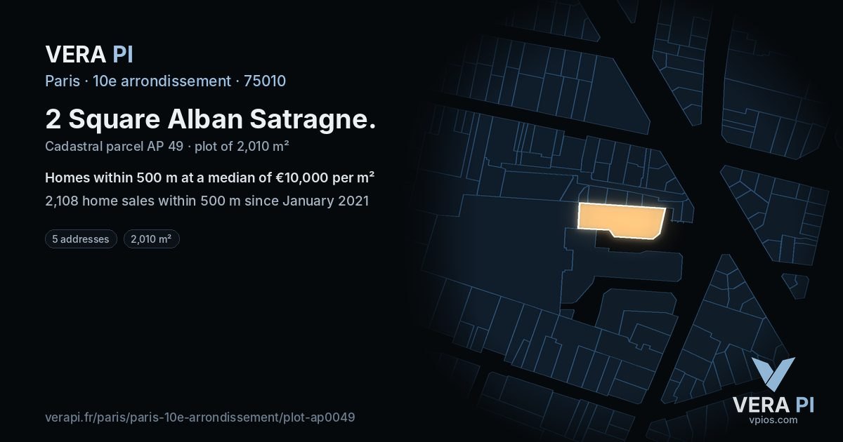 2 Square Alban Satragne, 10e arrondissement at night – the plot lit, the parcels around coloured by the prices near them