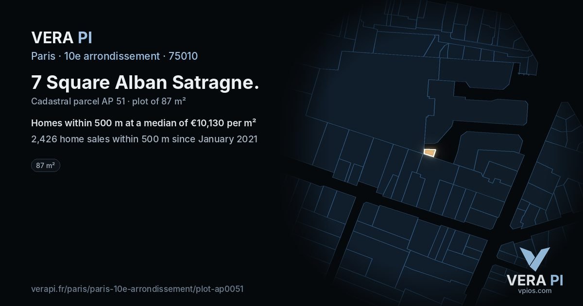 7 Square Alban Satragne, 10e arrondissement at night – the plot lit, the parcels around coloured by the prices near them