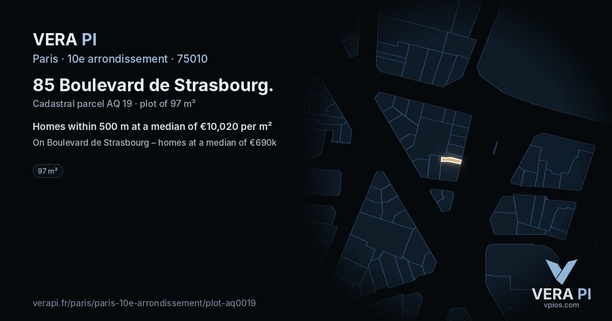 85 Boulevard de Strasbourg, 10e arrondissement at night – the plot lit, the parcels around coloured by the prices near them