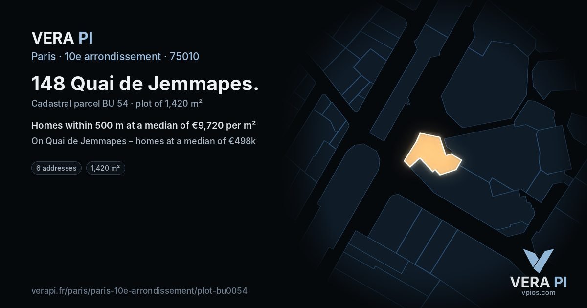 148 Quai de Jemmapes, 10e arrondissement at night – the plot lit, the parcels around coloured by the prices near them