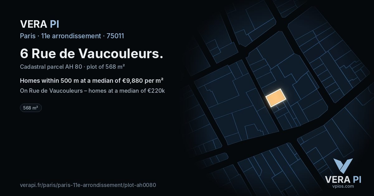 6 Rue de Vaucouleurs, 11e arrondissement at night – the plot lit, the parcels around coloured by the prices near them