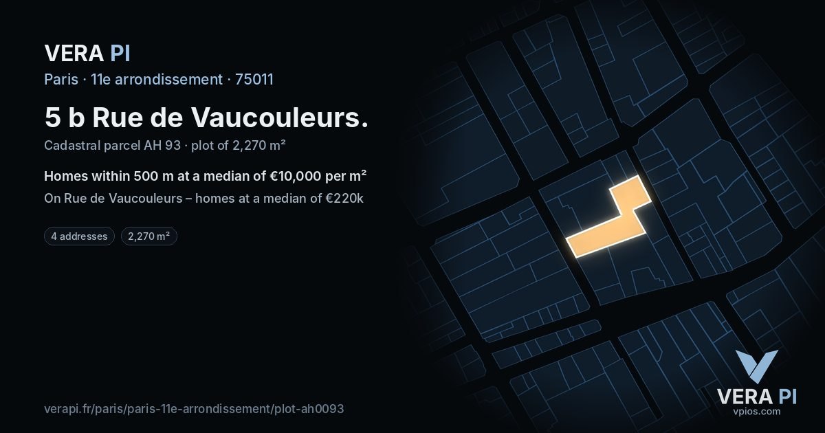 5 b Rue de Vaucouleurs, 11e arrondissement at night – the plot lit, the parcels around coloured by the prices near them