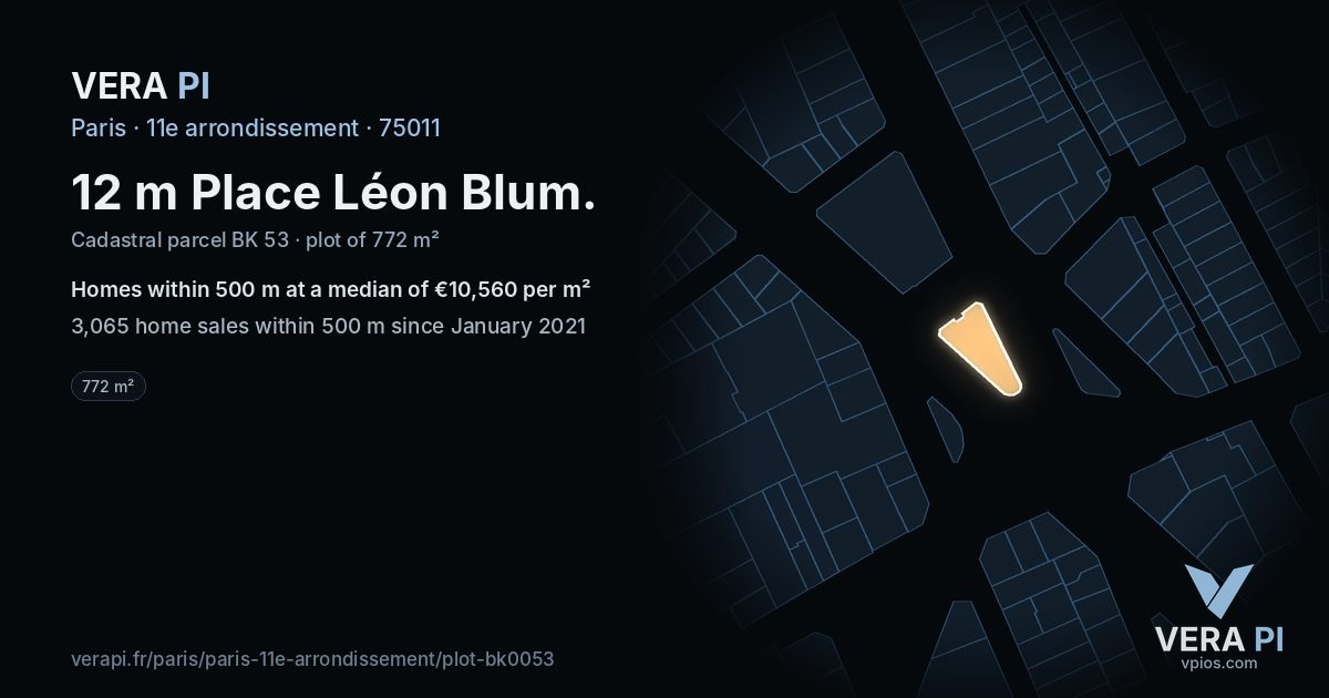 12 m Place Léon Blum, 11e arrondissement at night – the plot lit, the parcels around coloured by the prices near them