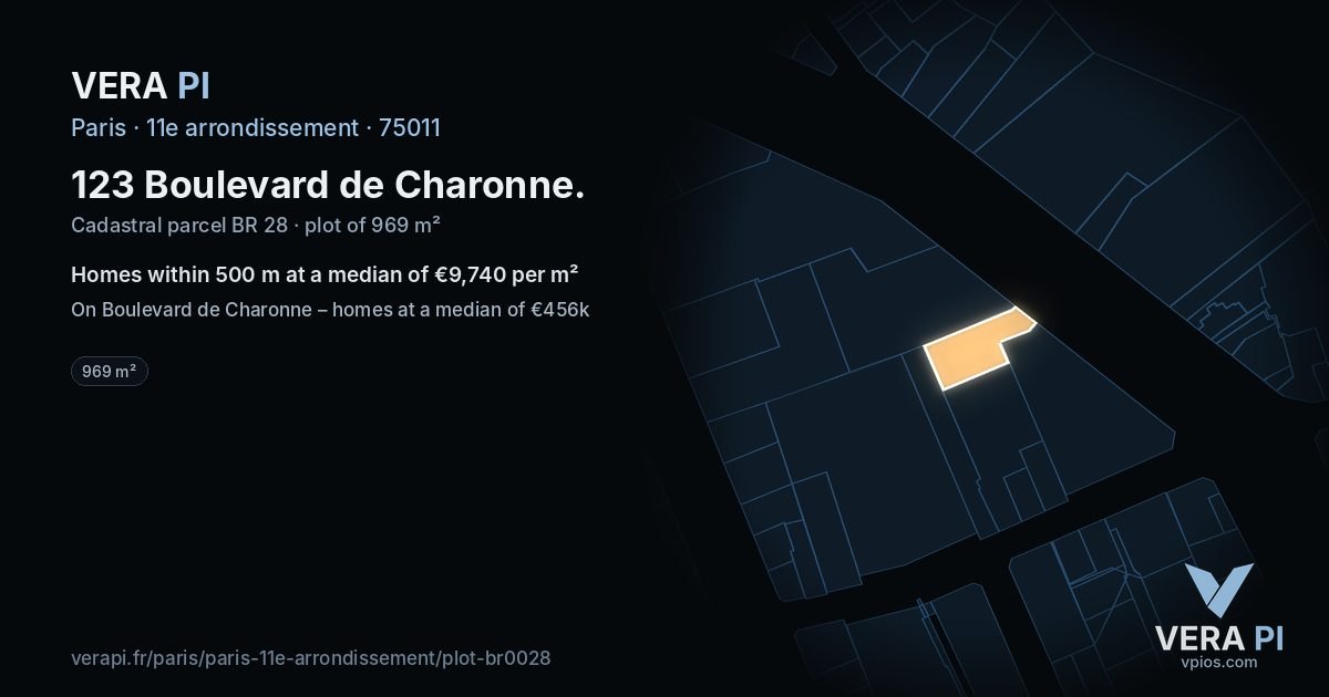 123 Boulevard de Charonne, 11e arrondissement at night – the plot lit, the parcels around coloured by the prices near them