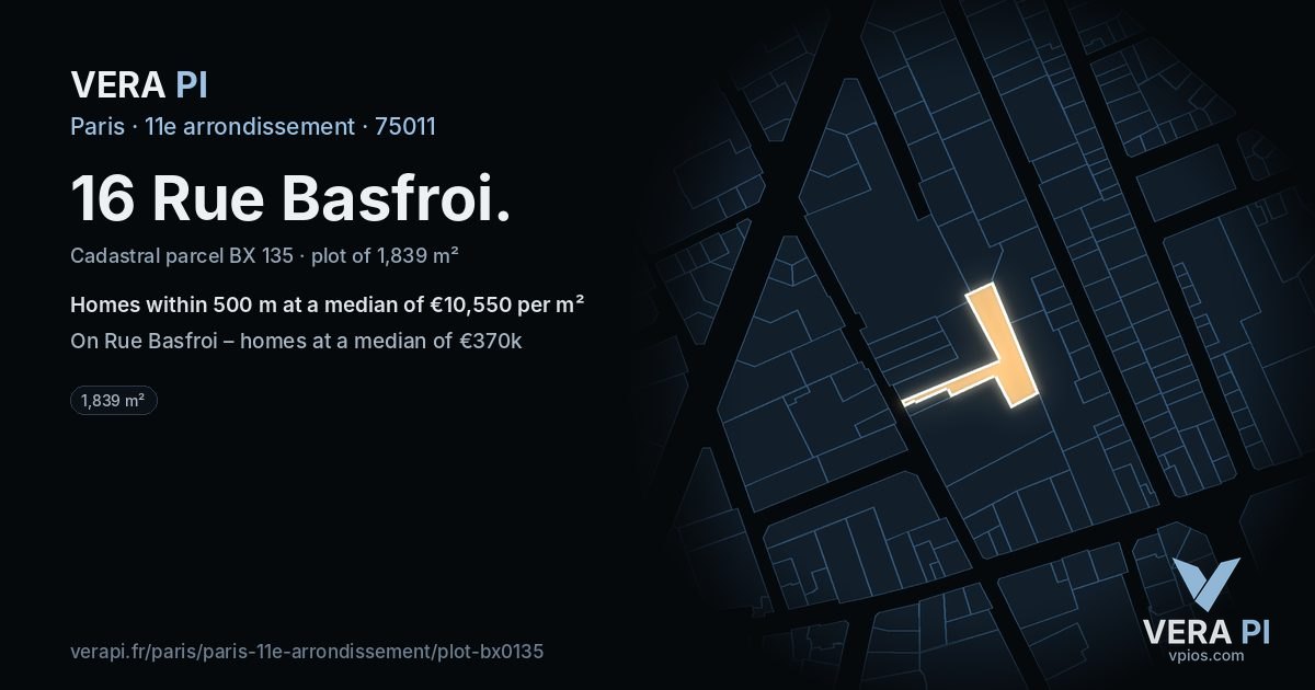 16 Rue Basfroi, 11e arrondissement at night – the plot lit, the parcels around coloured by the prices near them