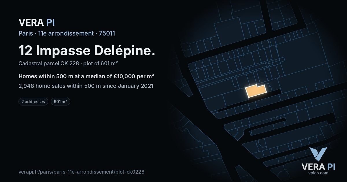 12 Impasse Delépine, 11e arrondissement at night – the plot lit, the parcels around coloured by the prices near them
